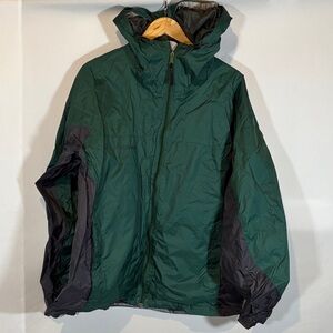 Vintage Columbia Men's Forest Green and windbreaker Jacket